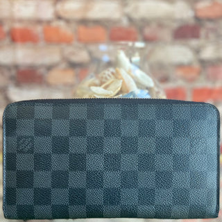 Louis Vuitton Damier Graphite Zippy Organizer N63077