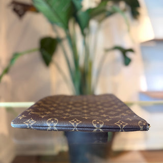 LOUIS VUITTON Etui Voyage Monogram MM