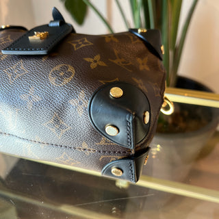 LOUIS VUITTON Petite Malle Souple