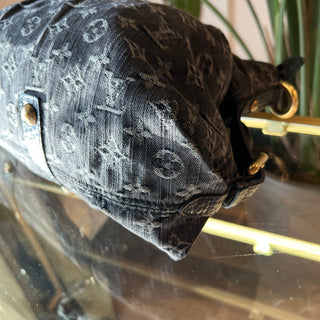 LOUIS VUITTON Neo Cabby MM