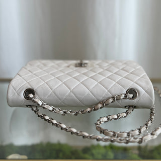 CHANEL White Lambskin Leather Medium Flap Vintage Shoulder Bag