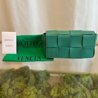 BOTTEGA VENETA Green Cassette Leather Maxi Intrecciato Waist Pouch Bag