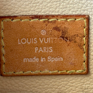 LOUIS VUITTON Damier Azur Toiletry 17