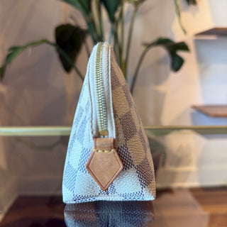 LOUIS VUITTON Damier Azur Toiletry 17