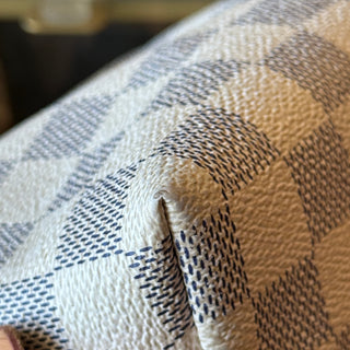 LOUIS VUITTON Damier Azur Toiletry 17