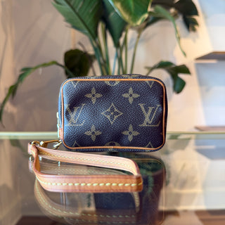 LOUIS VUITTON Monogram Trousse Wapity