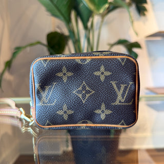 LOUIS VUITTON Monogram Trousse Wapity