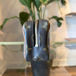 LOUIS VUITTON Monogram Trousse Wapity