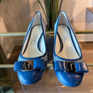 FERRAGAMO Vara Bow Pumps 8