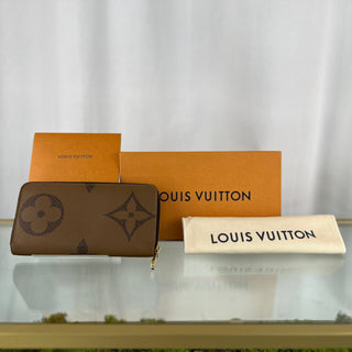 LOUIS VUITTON Monogram Giant Reverse Zippy Wallet