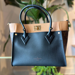 LOUIS VUITTON On My Side MM