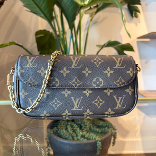 LOUIS VUITTON Ivy Brown Monogram Canvas Shoulder Bag
