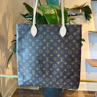LOUIS VUITTON Carryit Monogram Canvas Tote Bag