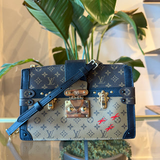 LOUIS VUITTON Trunk Clutch Reverse Monogram Canvas Clutch