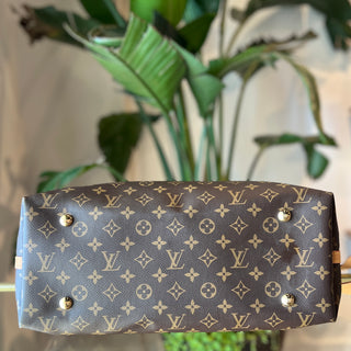 LOUIS VUITTON Monogram Carry All MM