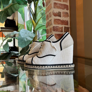 CHANEL Raffia Lace Up Faux Pearl Embellished Canvas Wedge Espadrilles SZ39.5(9.5US)