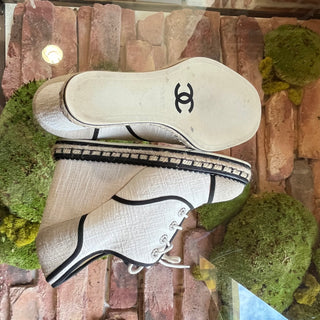 CHANEL Raffia Lace Up Faux Pearl Embellished Canvas Wedge Espadrilles SZ39.5(9.5US)