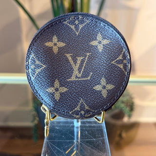 LOUIS VUITTON Monogram Round Coin Purse