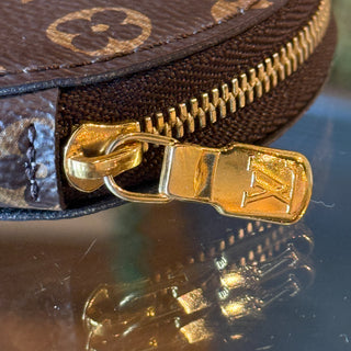 LOUIS VUITTON Monogram Round Coin Purse