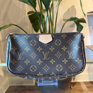LOUIS VUITTON Monogram Pochette