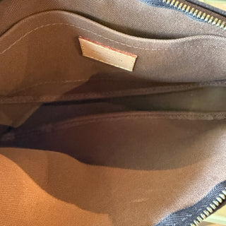 LOUIS VUITTON Monogram Pochette