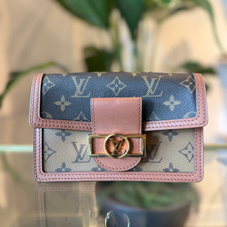 LOUIS VUITTON Reverse Monogram Dauphine Chain Wallet