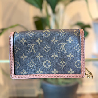 LOUIS VUITTON Reverse Monogram Dauphine Chain Wallet