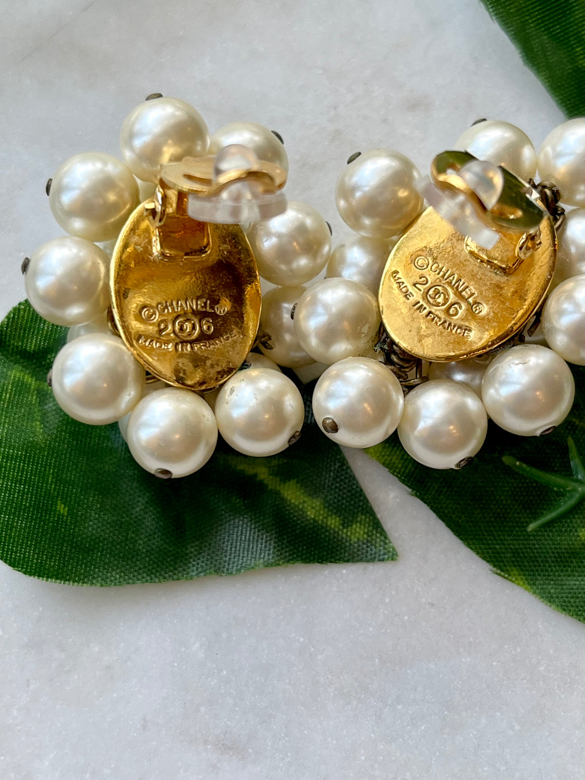 CHANEL Vintage Pearl Cluster Clip-on Earrings
