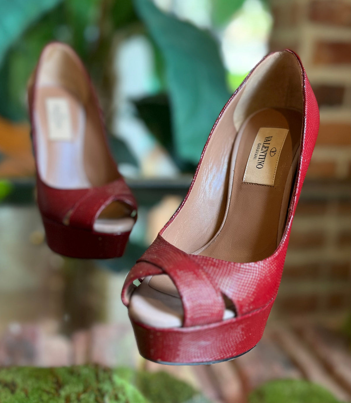 Valentino Red Embossed Pumps SZ 35