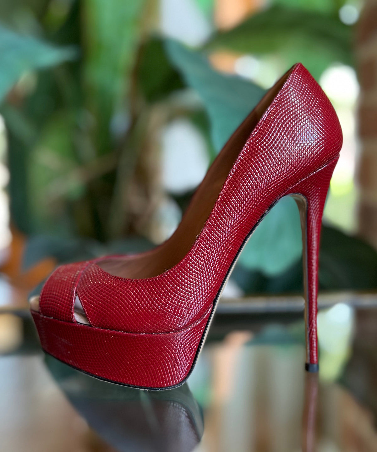 Valentino Red Embossed Pumps SZ 35