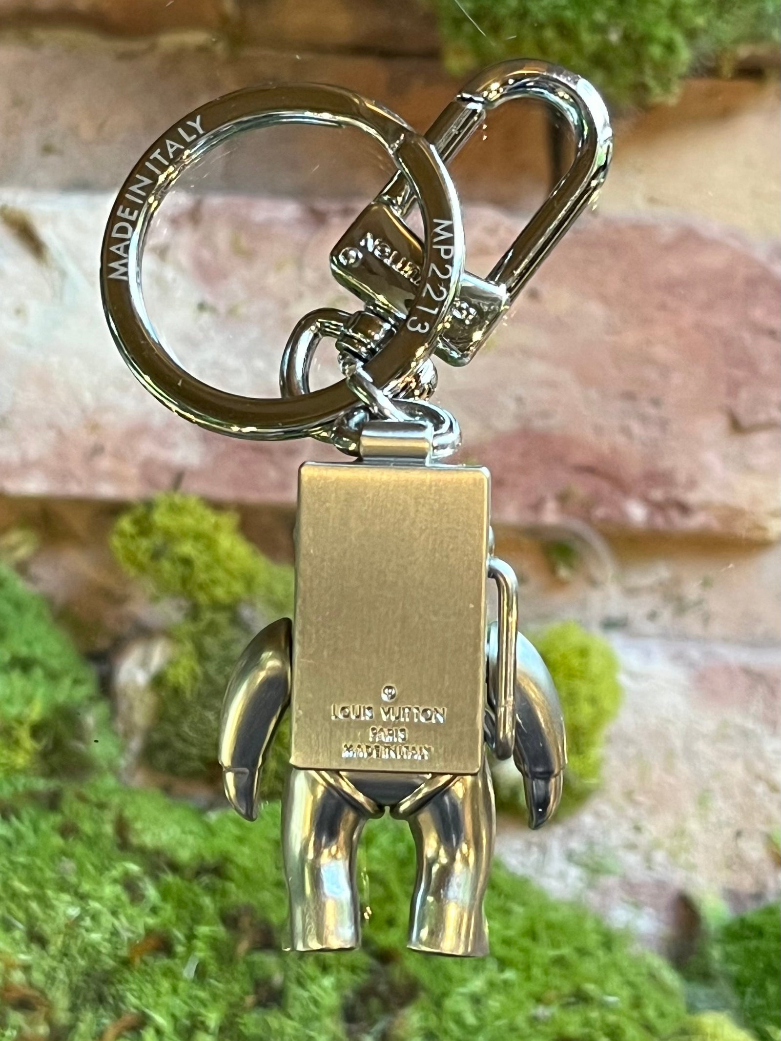 Izsilver Astronaut Keychain Louis Vuitton MP2213 Silver