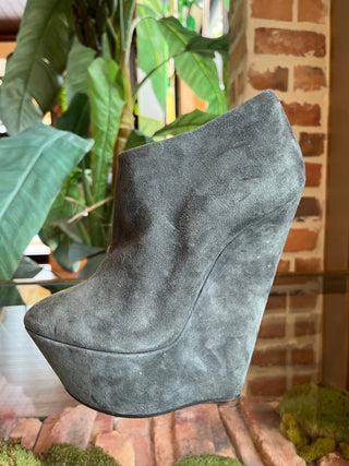 Giuseppe Gray Suede Sculpted Wedge Bootie Sz 39