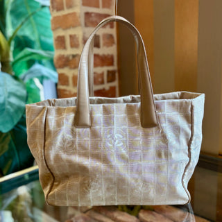 CHANEL Travel Ligne Tote