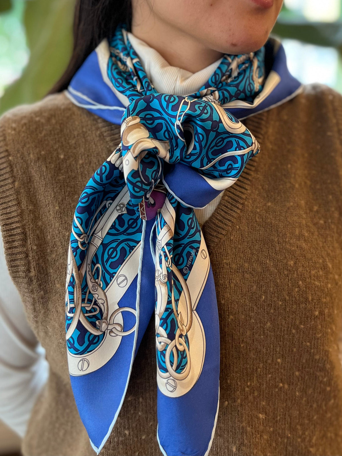 How do you wear your Mors Scarf Ring?